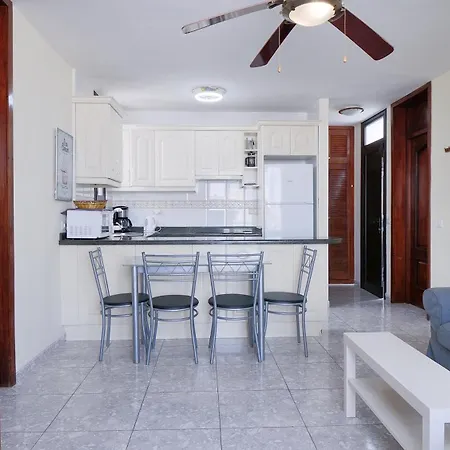 Bungamerica - 2 Bedrooms * Адехе